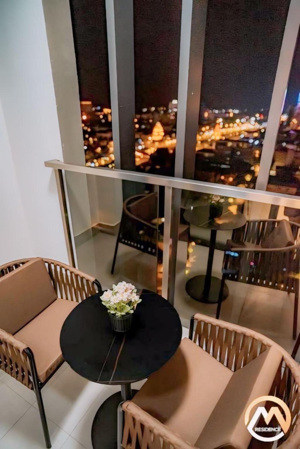 Hotel Serviced Condo Unique Infinity Pool With Mekong River View Phnom Penh Exteriör bild