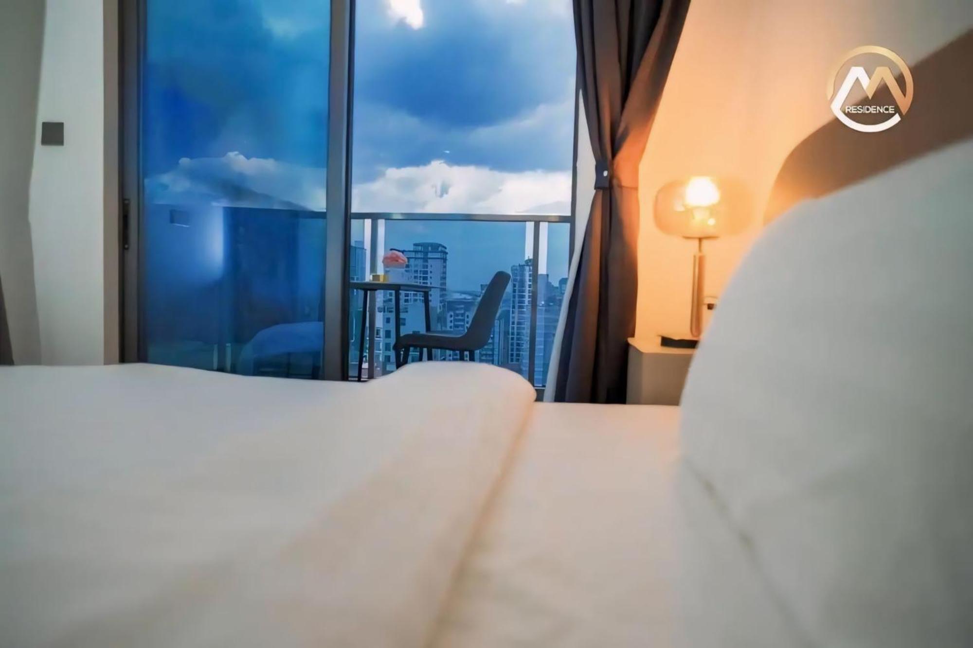 Hotel Serviced Condo Unique Infinity Pool With Mekong River View Phnom Penh Exteriör bild