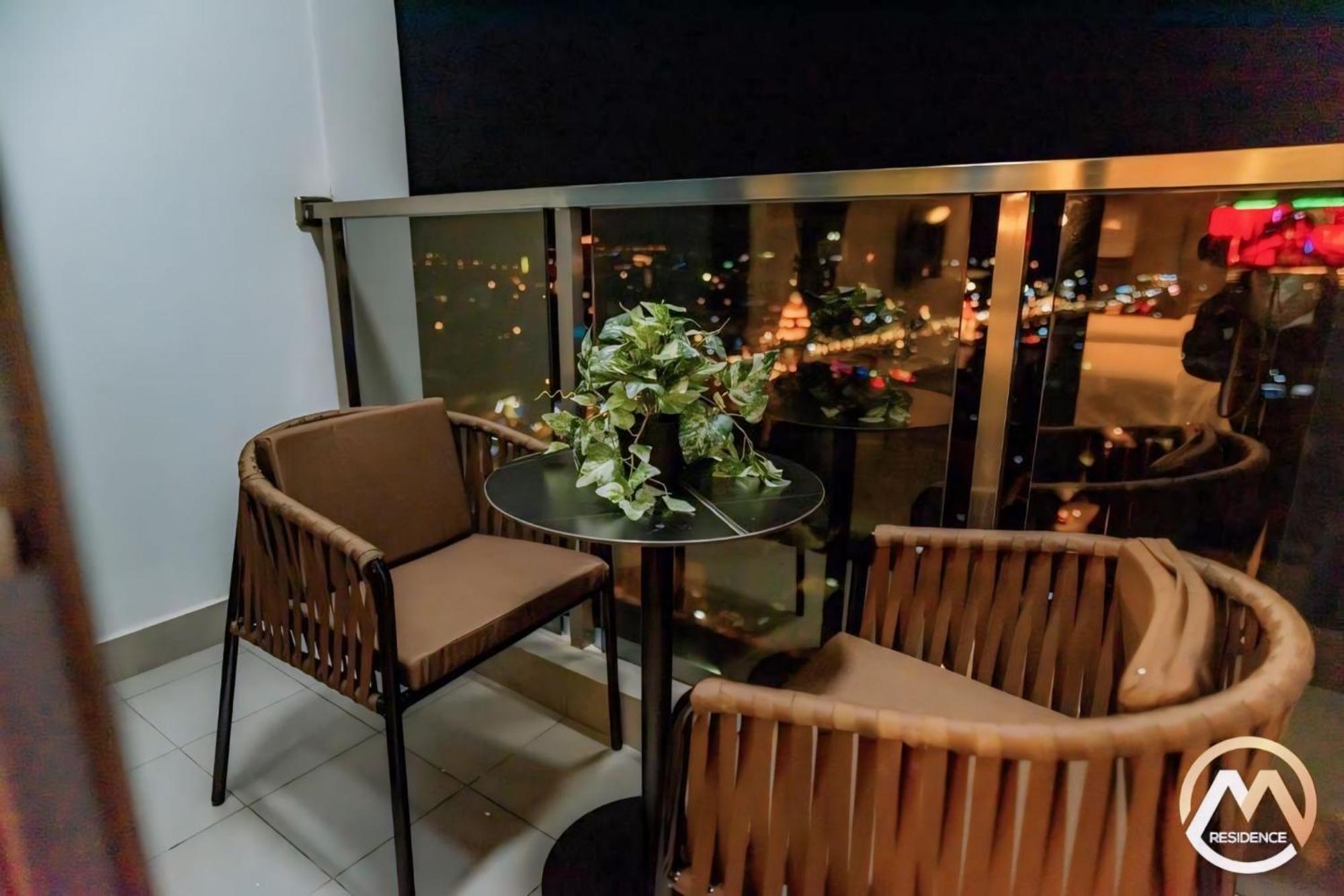 Hotel Serviced Condo Unique Infinity Pool With Mekong River View Phnom Penh Exteriör bild