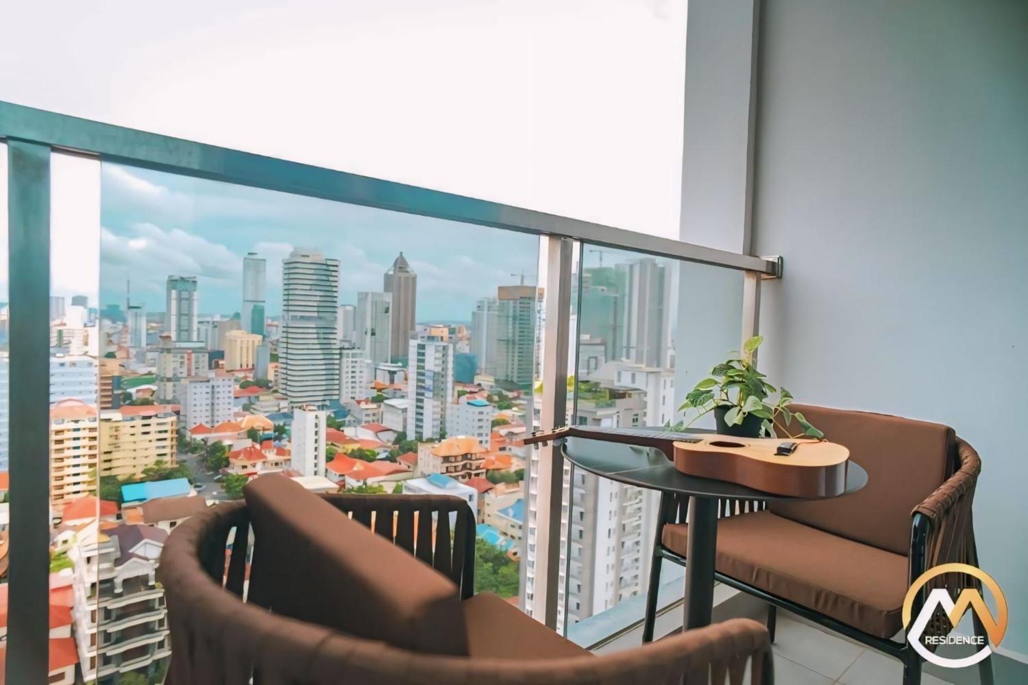 Hotel Serviced Condo Unique Infinity Pool With Mekong River View Phnom Penh Exteriör bild