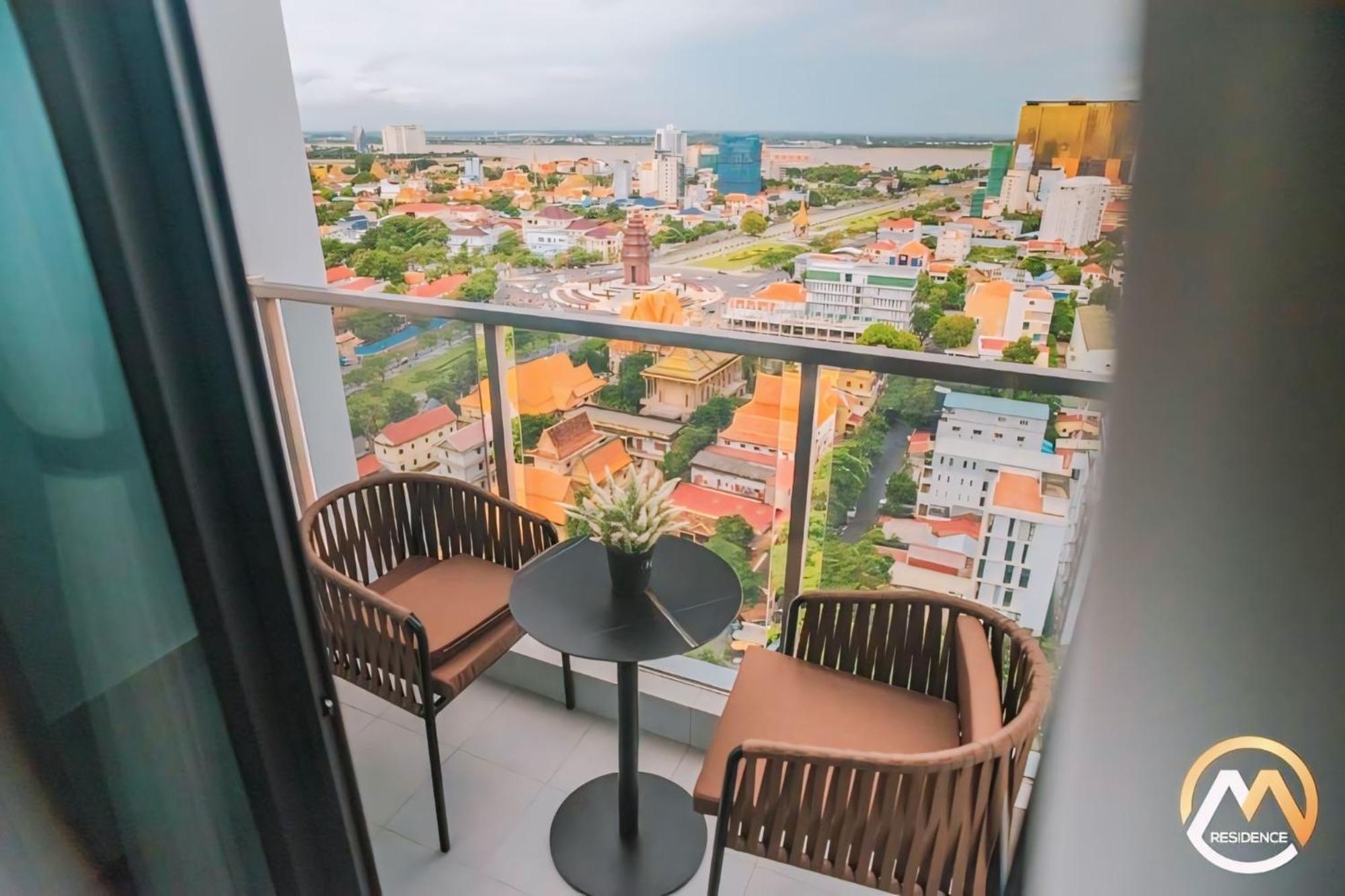 Hotel Serviced Condo Unique Infinity Pool With Mekong River View Phnom Penh Exteriör bild